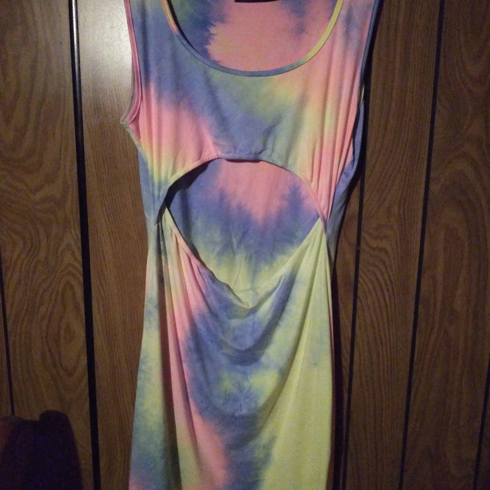 Clothes - Picture 4 of 4